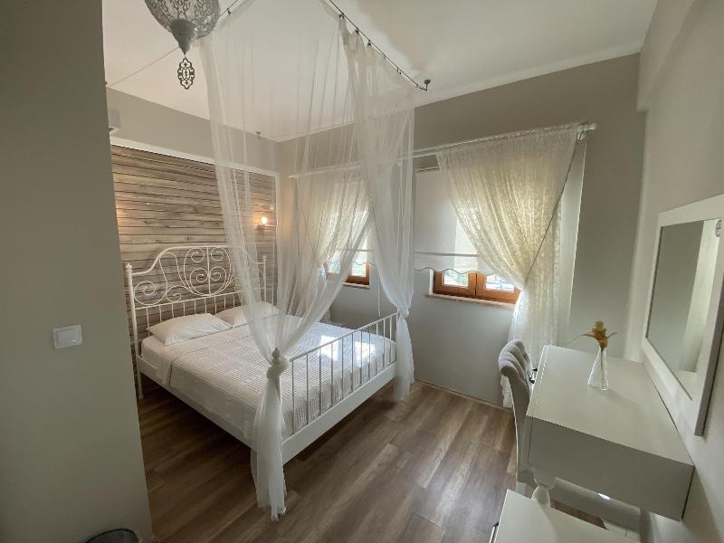 Karina Vineyard House image
