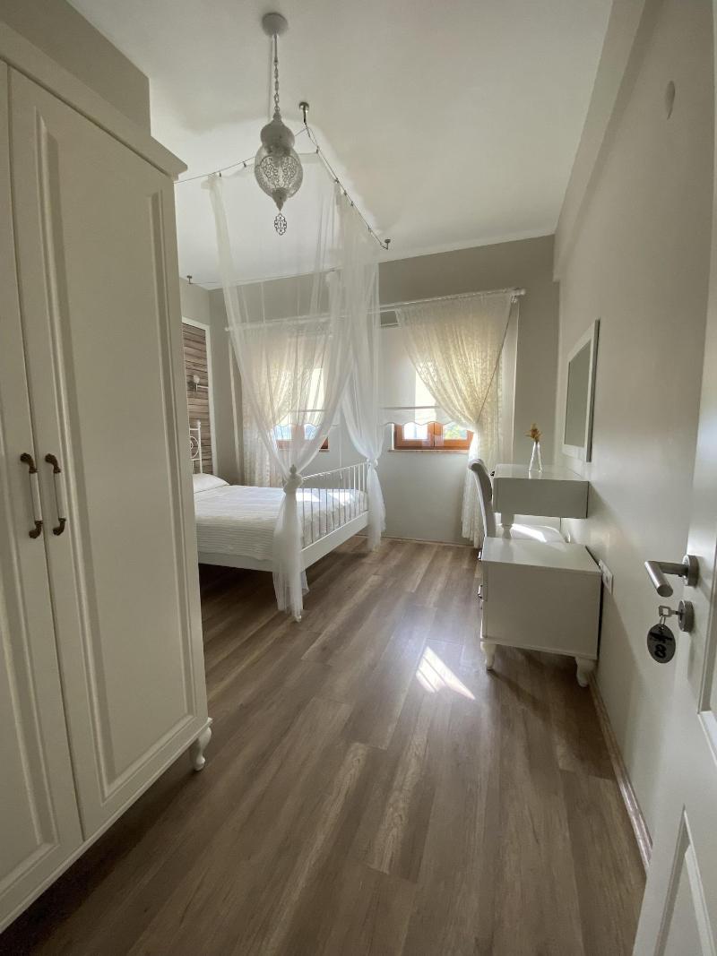 Karina Vineyard House image