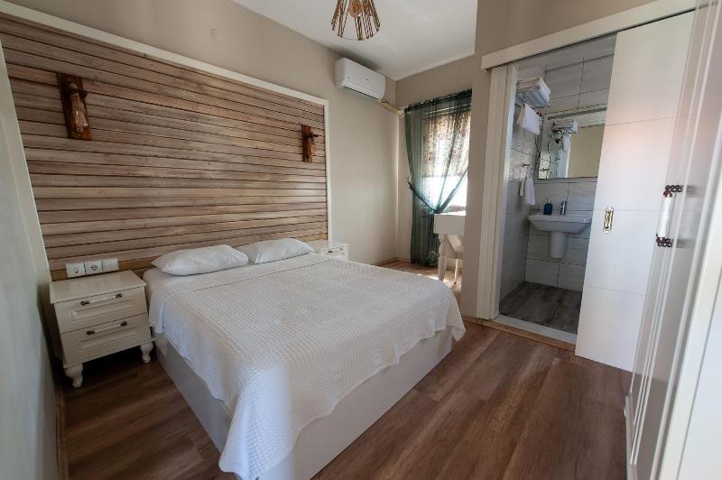 Karina Vineyard House image
