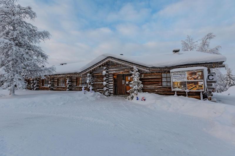 Log house Kuukkeli Teerenpesä — general view