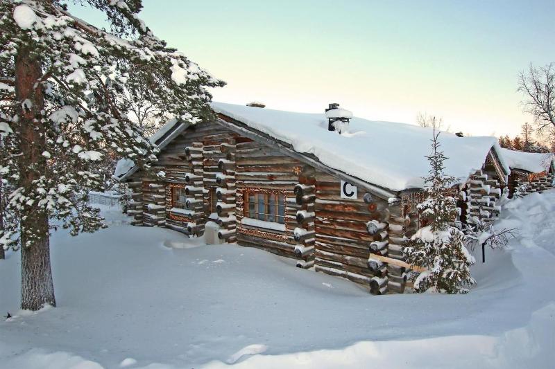 Log house Kuukkeli Teerenpesä