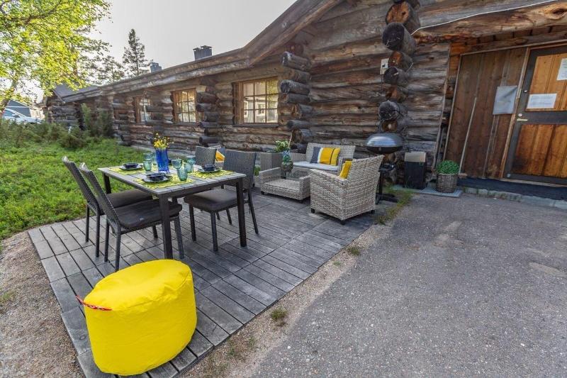 Log house Kuukkeli Teerenpesä