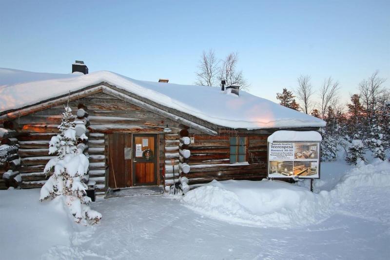 Log house Kuukkeli Teerenpesä