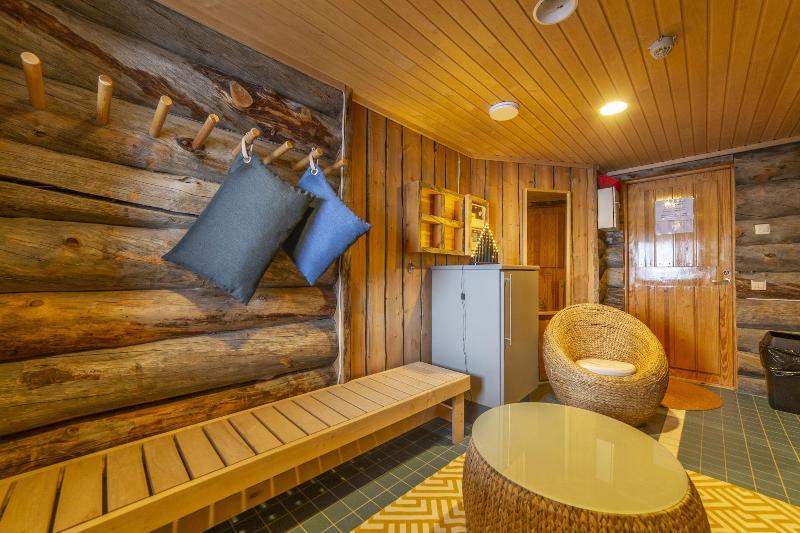 Log house Kuukkeli Teerenpesä