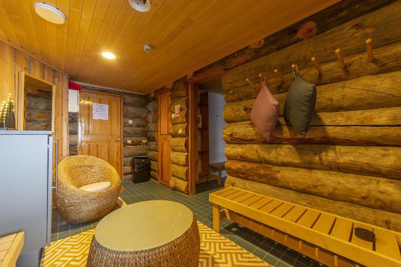 Log house Kuukkeli Teerenpesä