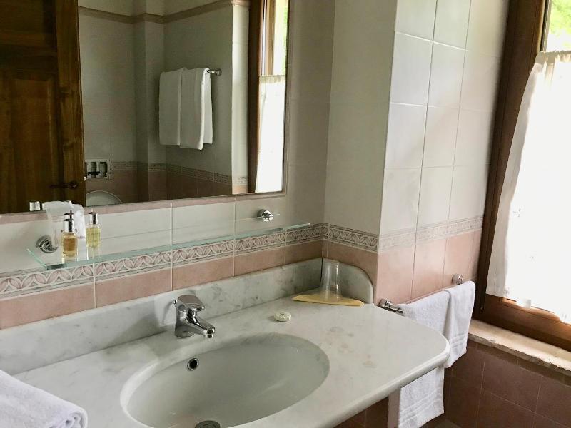 Genius Loci Country Inn image