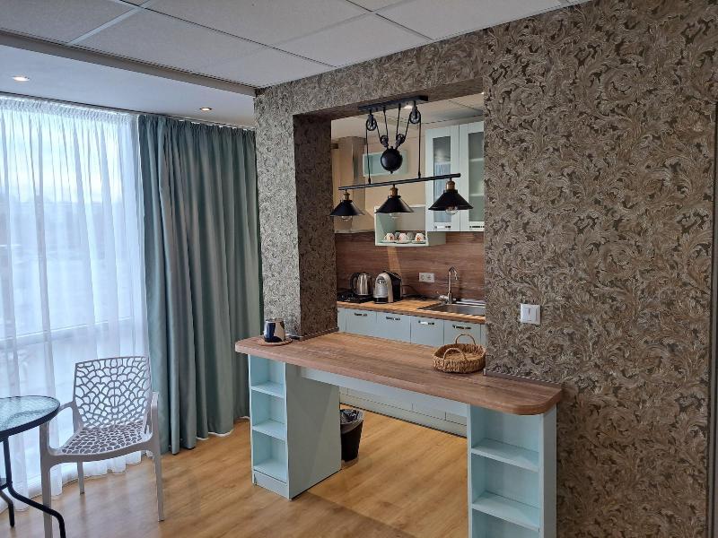 City Hotel image