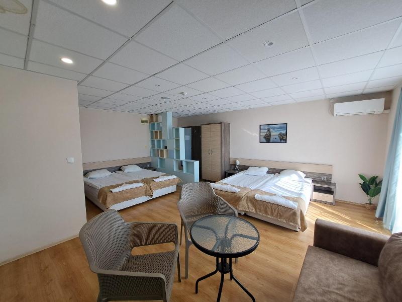 City Hotel image