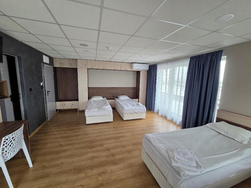 City Hotel image