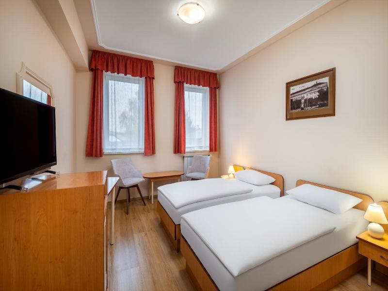 Platan Hotel image