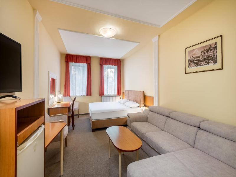 Platan Hotel image