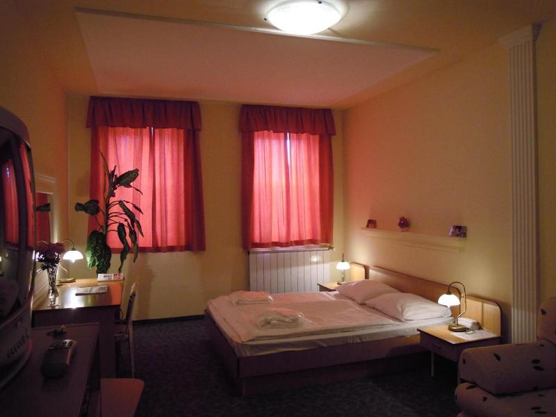 Platan Hotel image