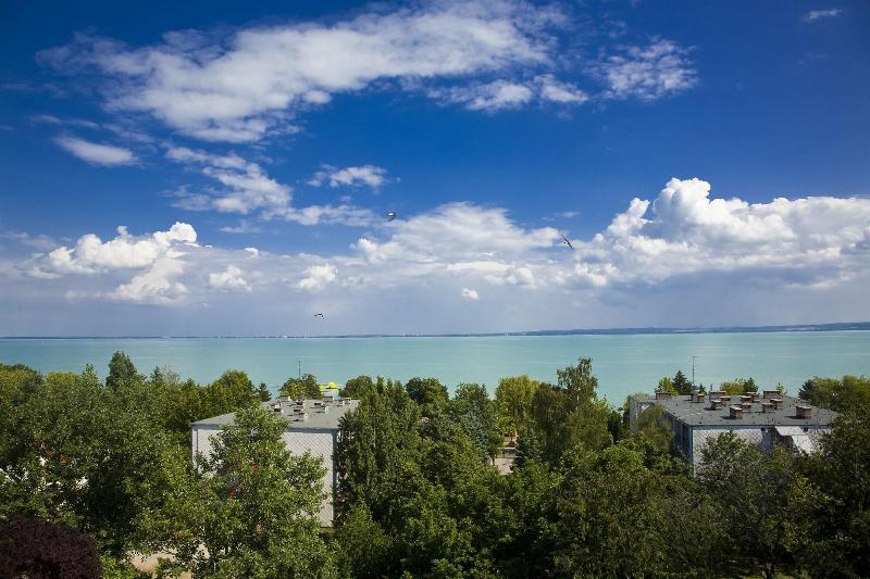 Holiday Hotel Csopak image