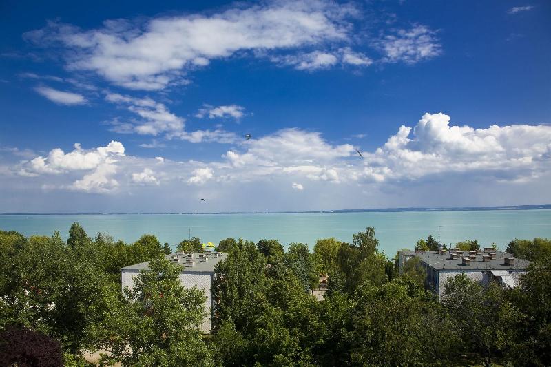 Holiday Hotel Csopak image