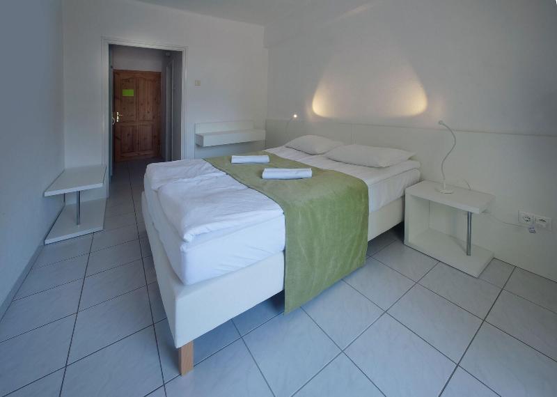 Holiday Hotel Csopak image