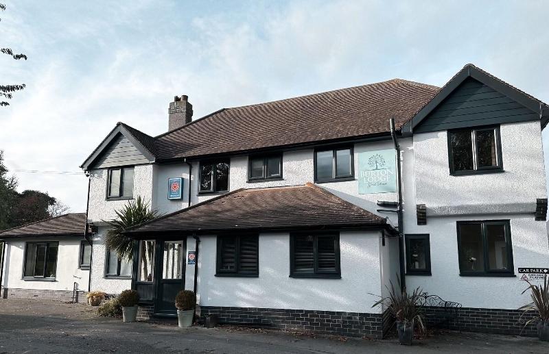 Burton Lodge Guest House image