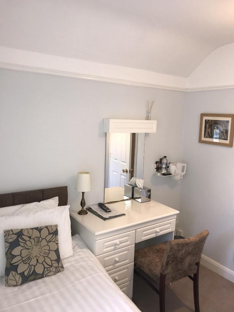 Burton Lodge Guest House image