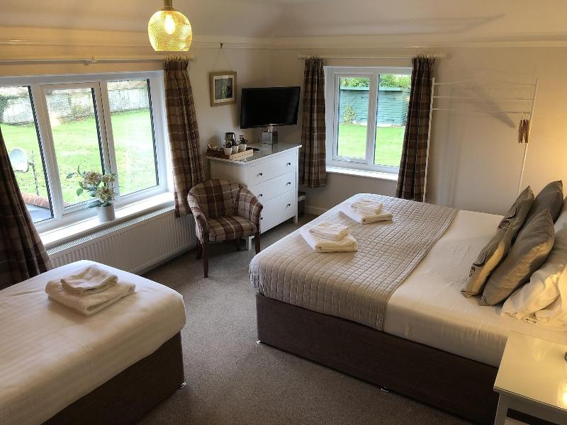 Burton Lodge Guest House image