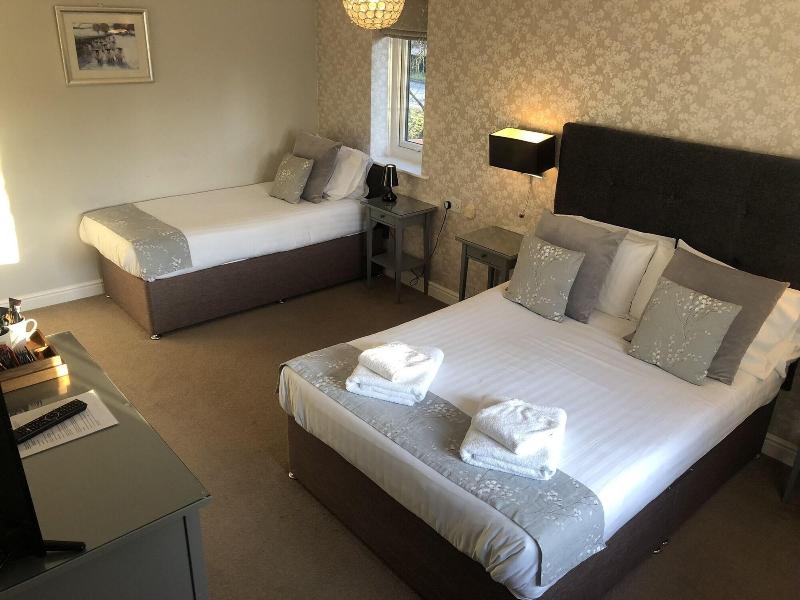 Burton Lodge Guest House image