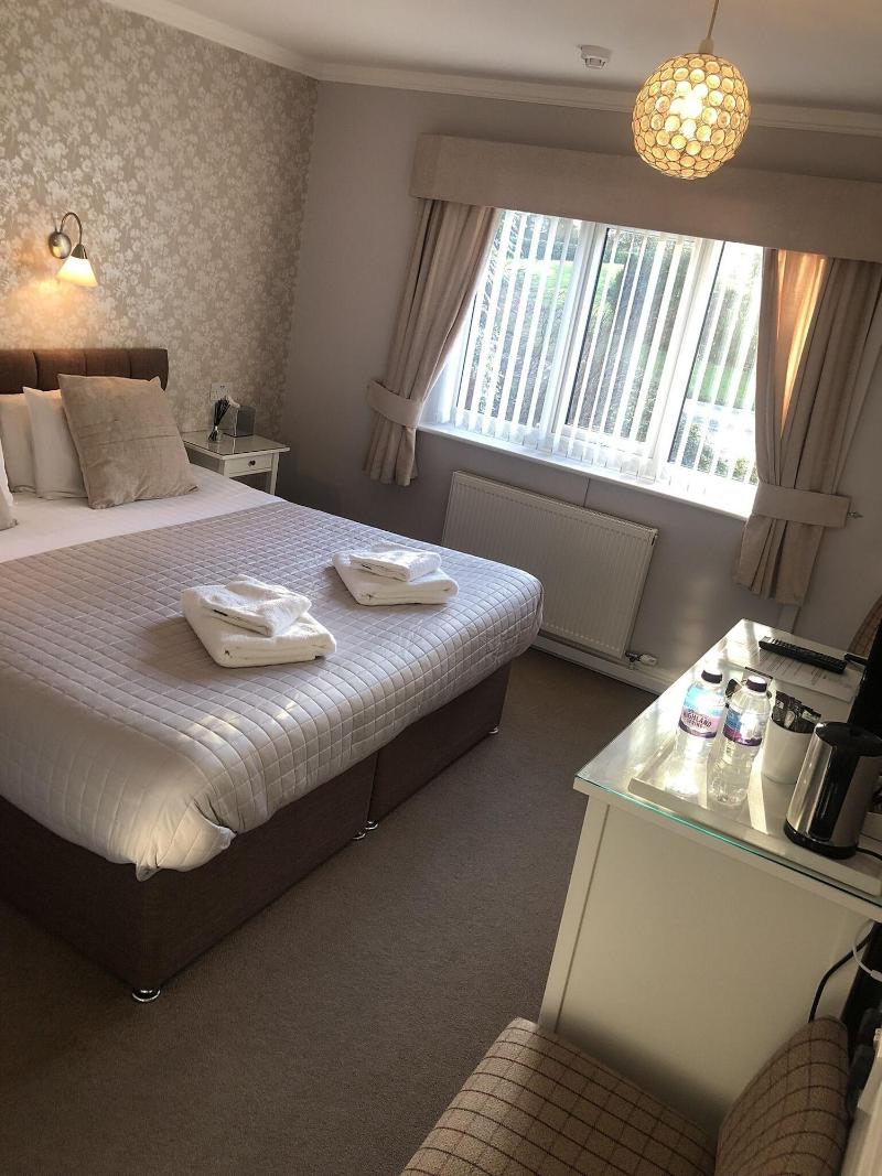 Burton Lodge Guest House image