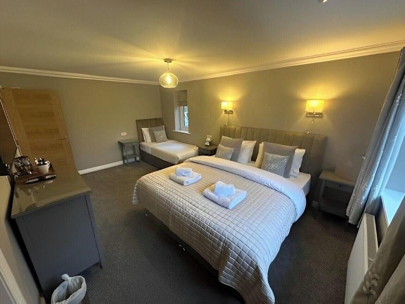 Burton Lodge Guest House image