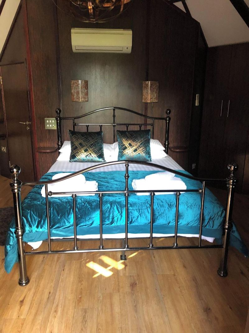 Burton Lodge Guest House image