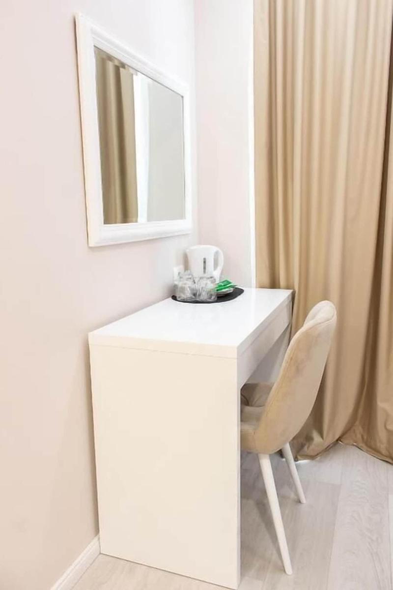 Luxury Rooms Seven image