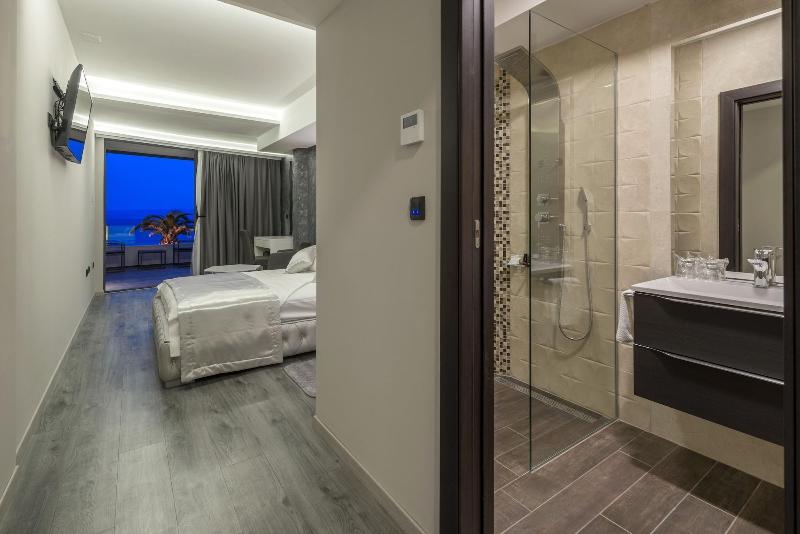 Luxury Rooms Seven image