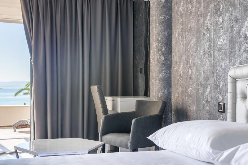 Luxury Rooms Seven image