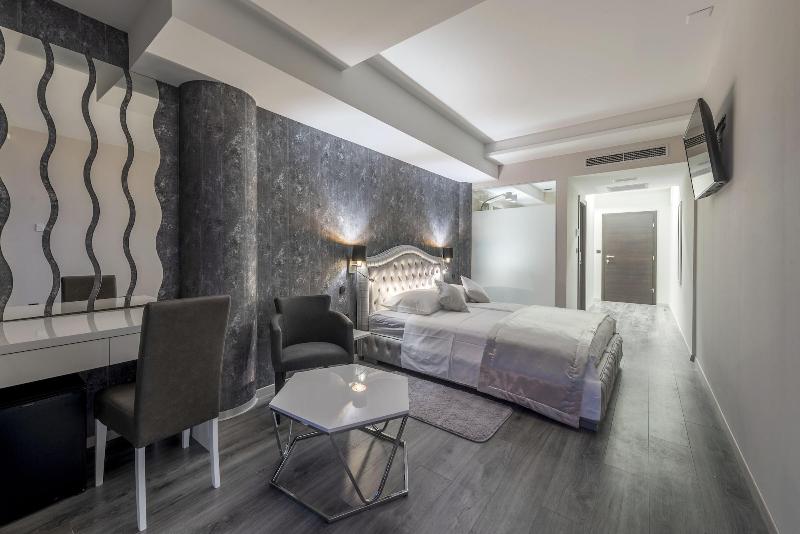 Luxury Rooms Seven image