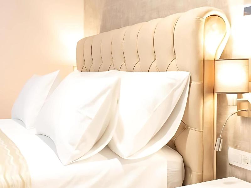 Luxury Rooms Seven image