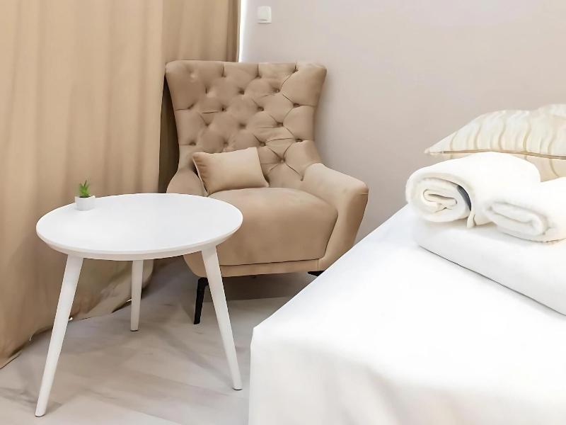 Luxury Rooms Seven image