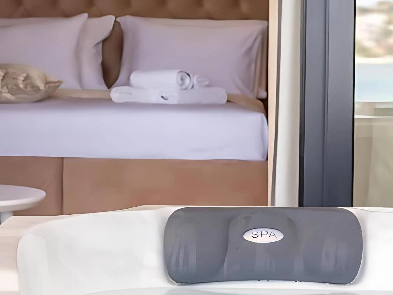 Luxury Rooms Seven image