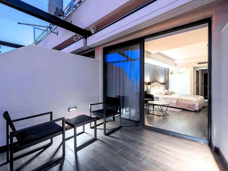 Luxury Rooms Seven image