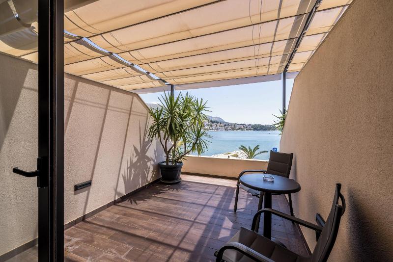 Luxury Rooms Seven image