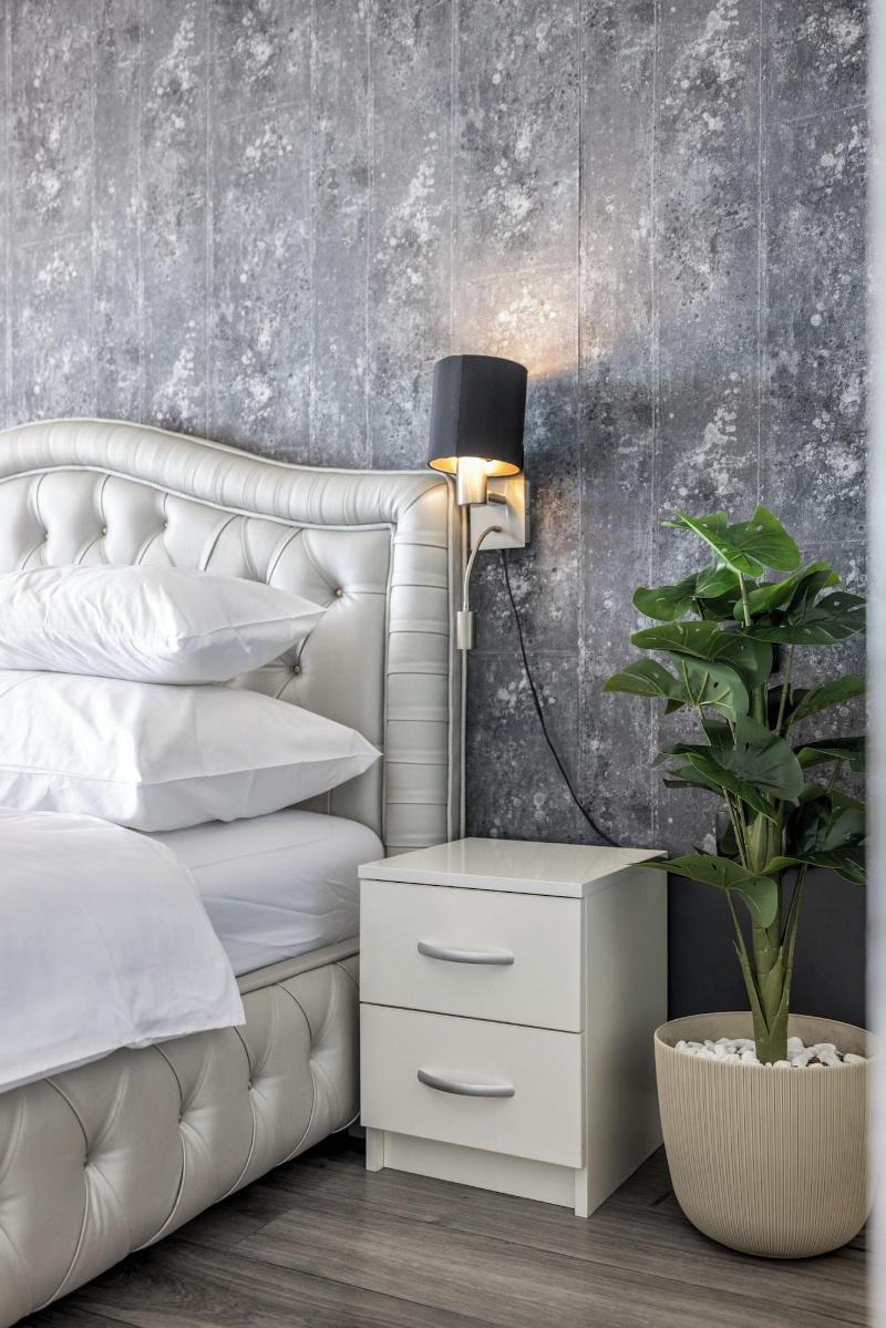 Luxury Rooms Seven image