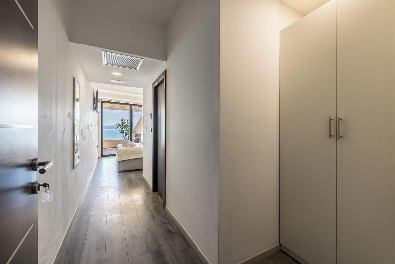 Luxury Rooms Seven image