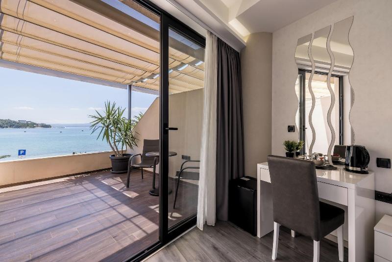 Luxury Rooms Seven image