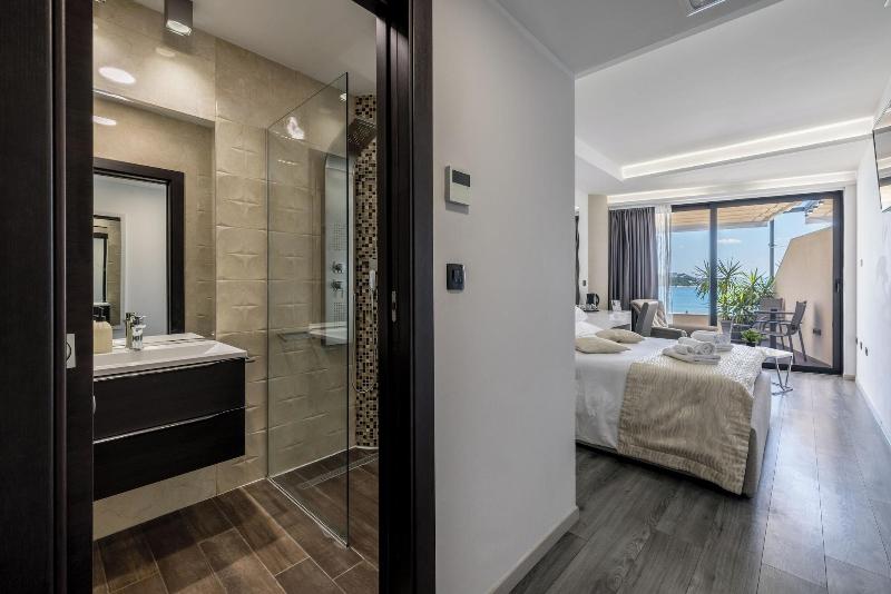 Luxury Rooms Seven image