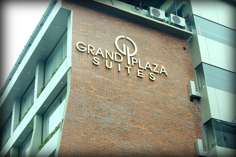 Grand Plaza Suites — exterior view