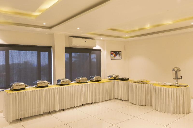 Grand Plaza Suites image