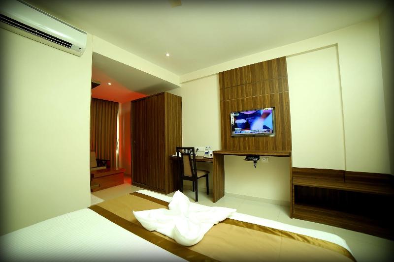 Grand Plaza Suites image
