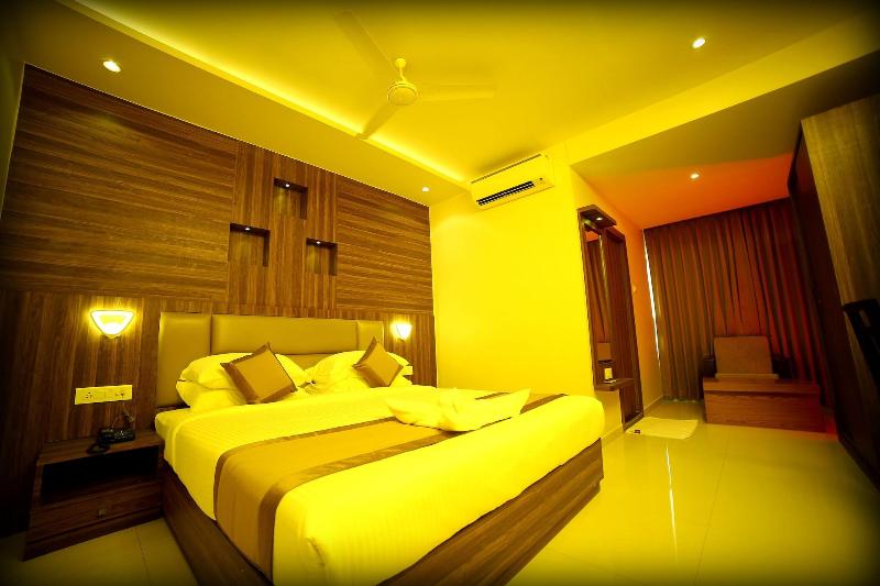 Grand Plaza Suites image