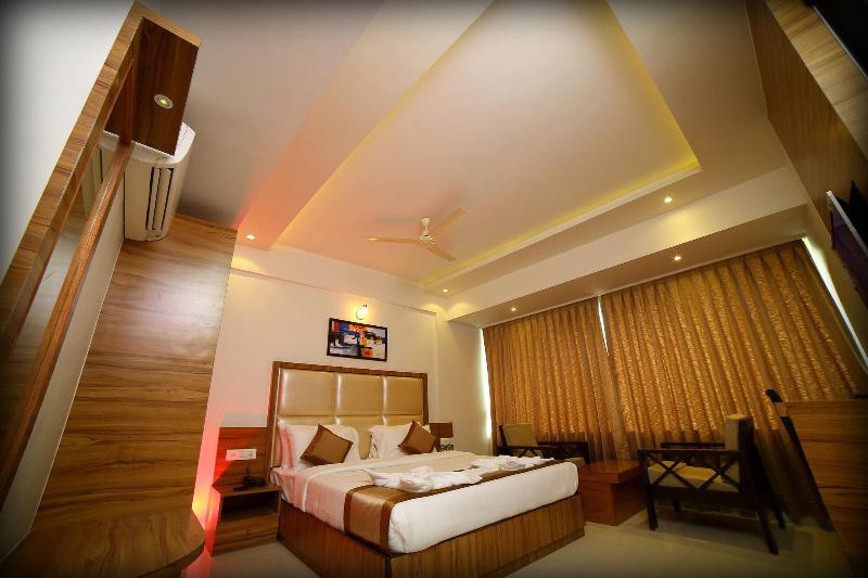 Grand Plaza Suites image