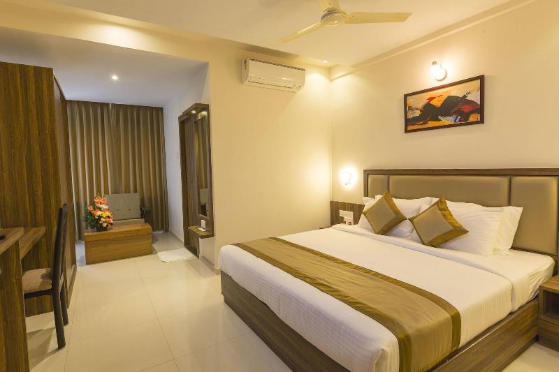 Grand Plaza Suites image