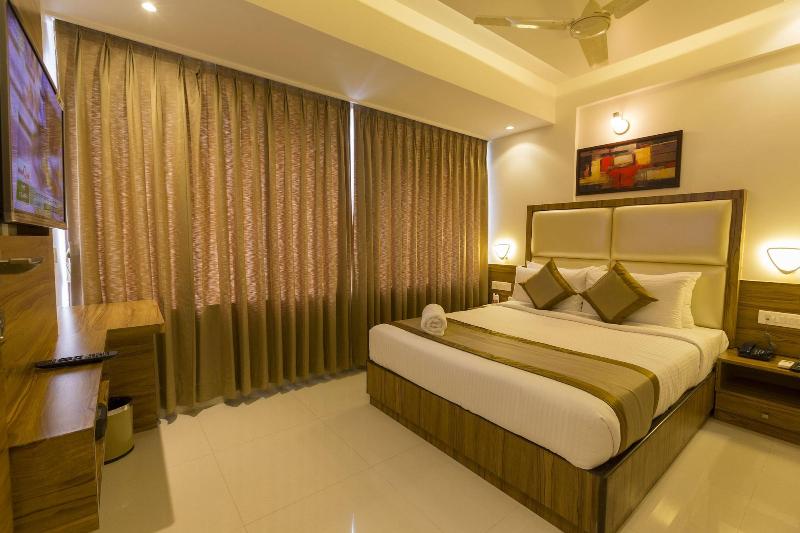 Grand Plaza Suites image