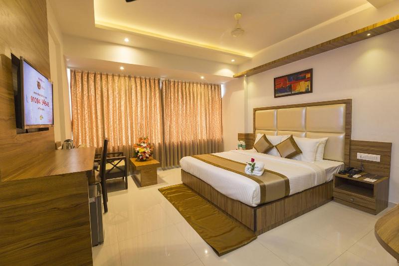 Grand Plaza Suites image