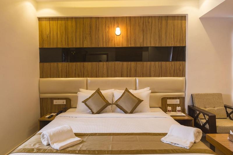 Grand Plaza Suites image