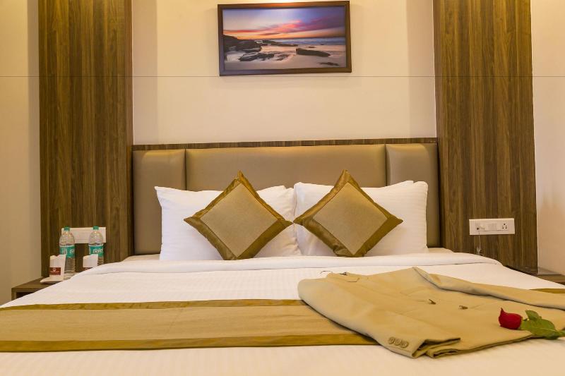 Grand Plaza Suites image