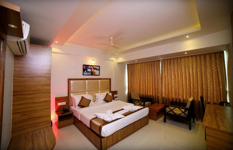Grand Plaza Suites image